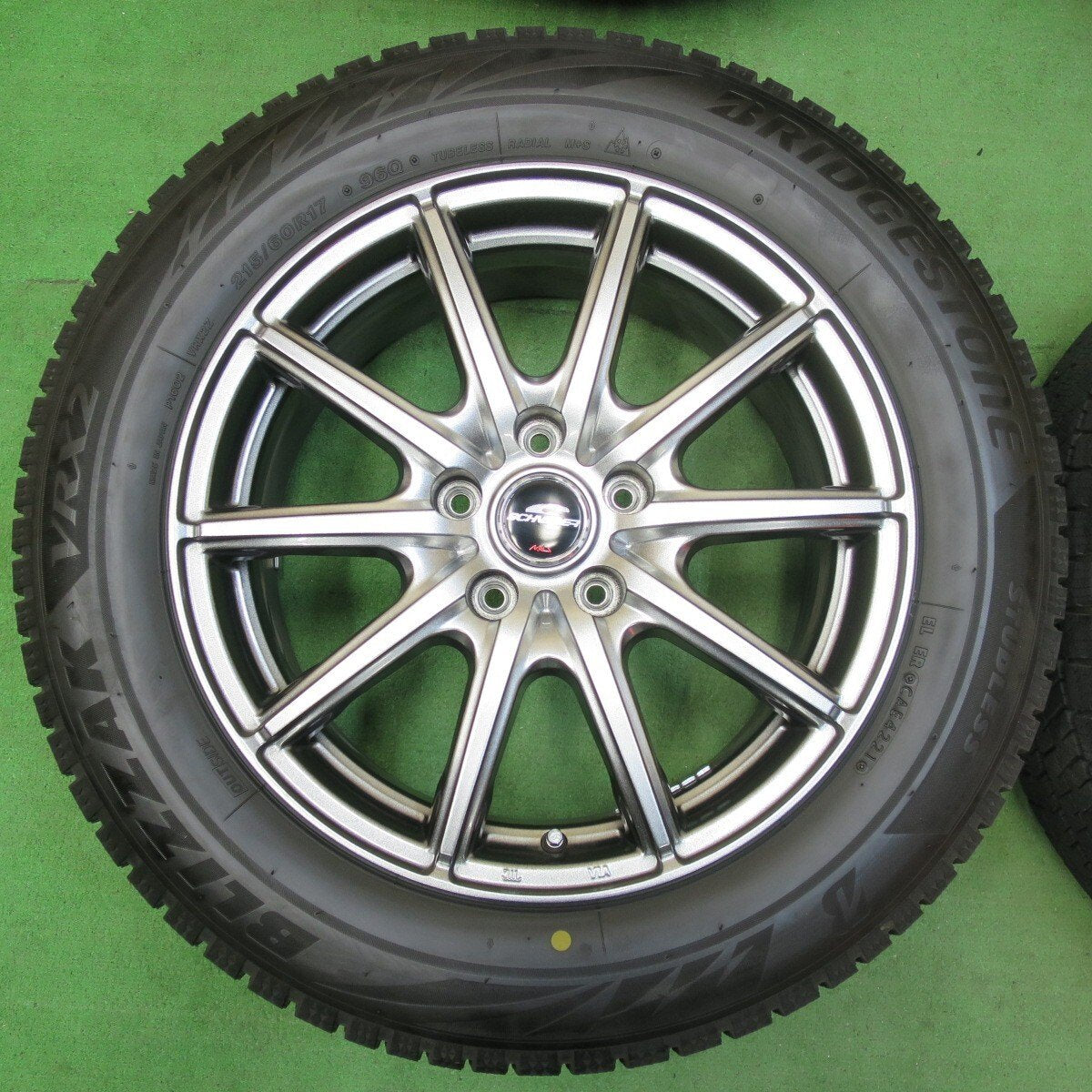 バリ溝！21年！キレイ！9分★スタッドレス 215/60R17 ブリヂストン ブリザック VRX2 SCHNEIDER シュナイダー 17インチ PCD114.3/5H★5010704イス