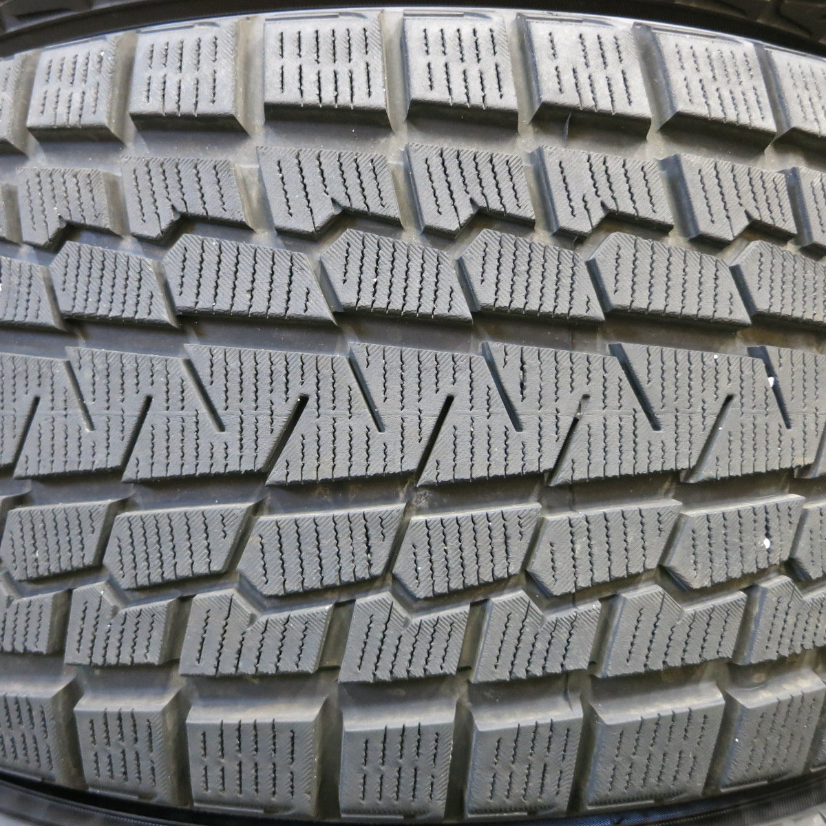 *送料無料* 超バリ溝！23年！9.5分以上★スタッドレス 285/45R22 ヨコハマ アイスガード G075 タイヤ 22インチ キャデラック シボレー ランクル 等★4041301イスタ