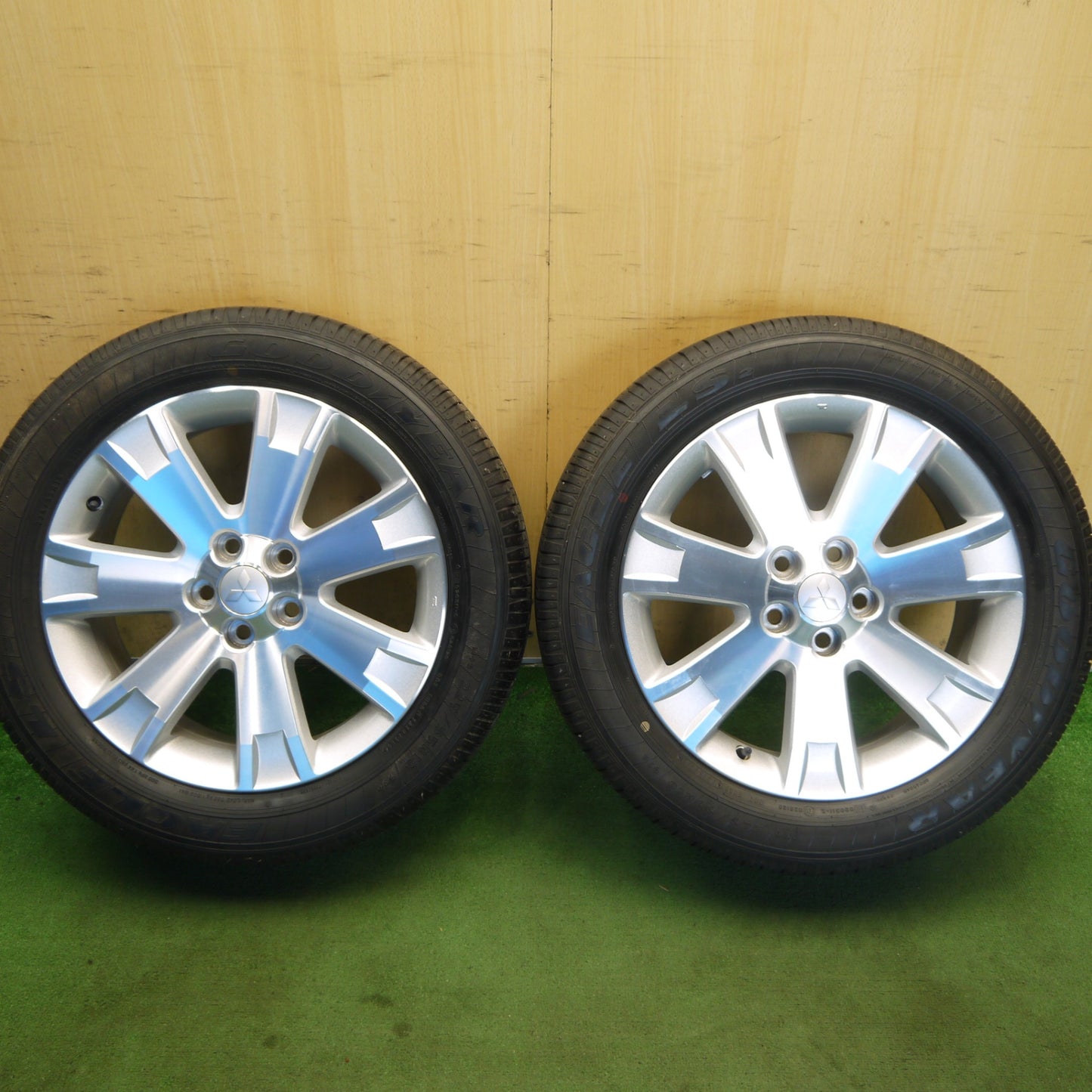 バリ溝！キレイ！9.5分！2本◎三菱 デリカ D:5 純正 225/55R18 グッドイヤー イーグル LS2 18インチ D5 PCD114.3/5H◎6072701Hノ