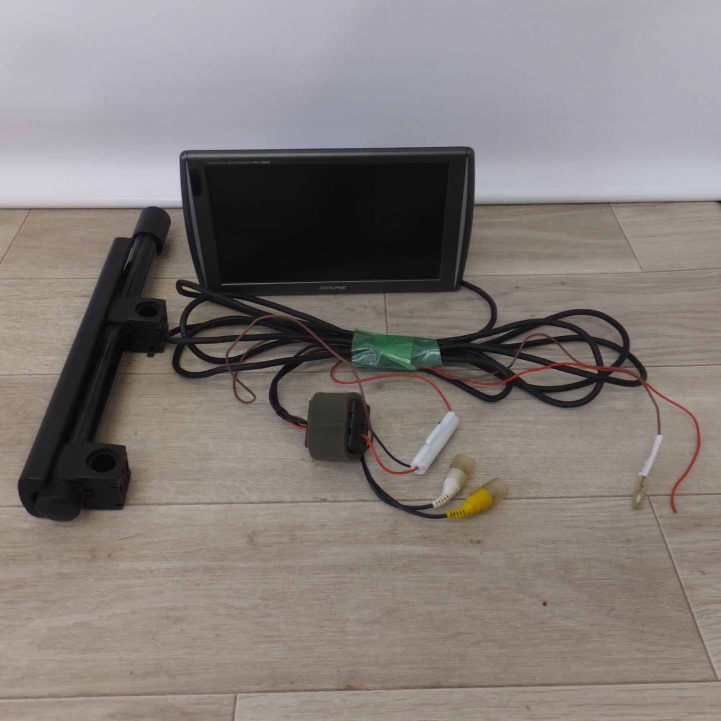 [送料無料] 現状品★アルパイン ALPINE 9インチ フリーモニター ヘッドレストアームパッケージ PKG-M900C(35★