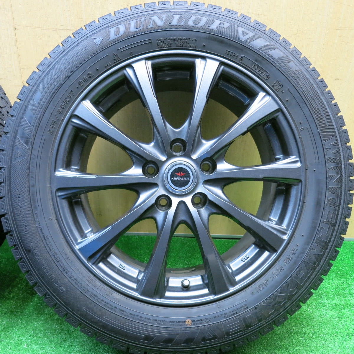 バリ溝！21年！9.5分★スタッドレス 215/60R17 ダンロップ ウインターマックス 03 AIRNOVA SB10 エアノヴァ 17インチ PCD114.3/5H★5102505HAス