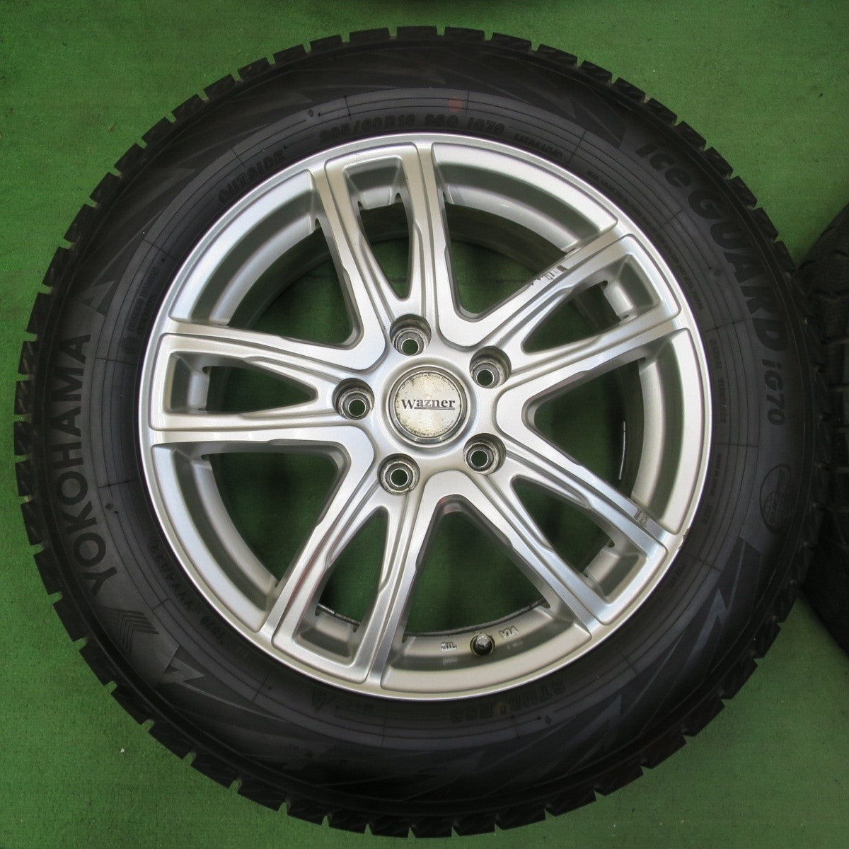 バリ溝！22年！キレイ！ほぼ10分★スタッドレス 205/60R16 ヨコハマ アイスガード iG70 Wazner 16インチ PCD114.3/5H★5022401イス