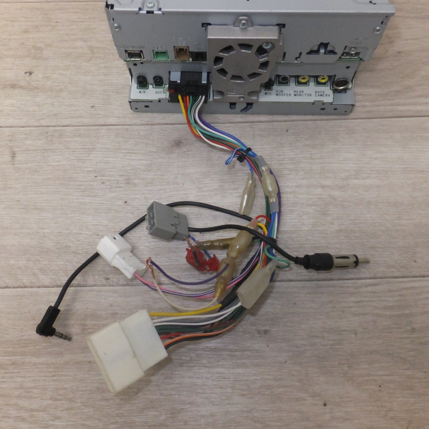 [送料無料] ★カロッツェリア carrozzeria AV一体型メモリーナビゲーション AVIC-RZ503-2[57]★