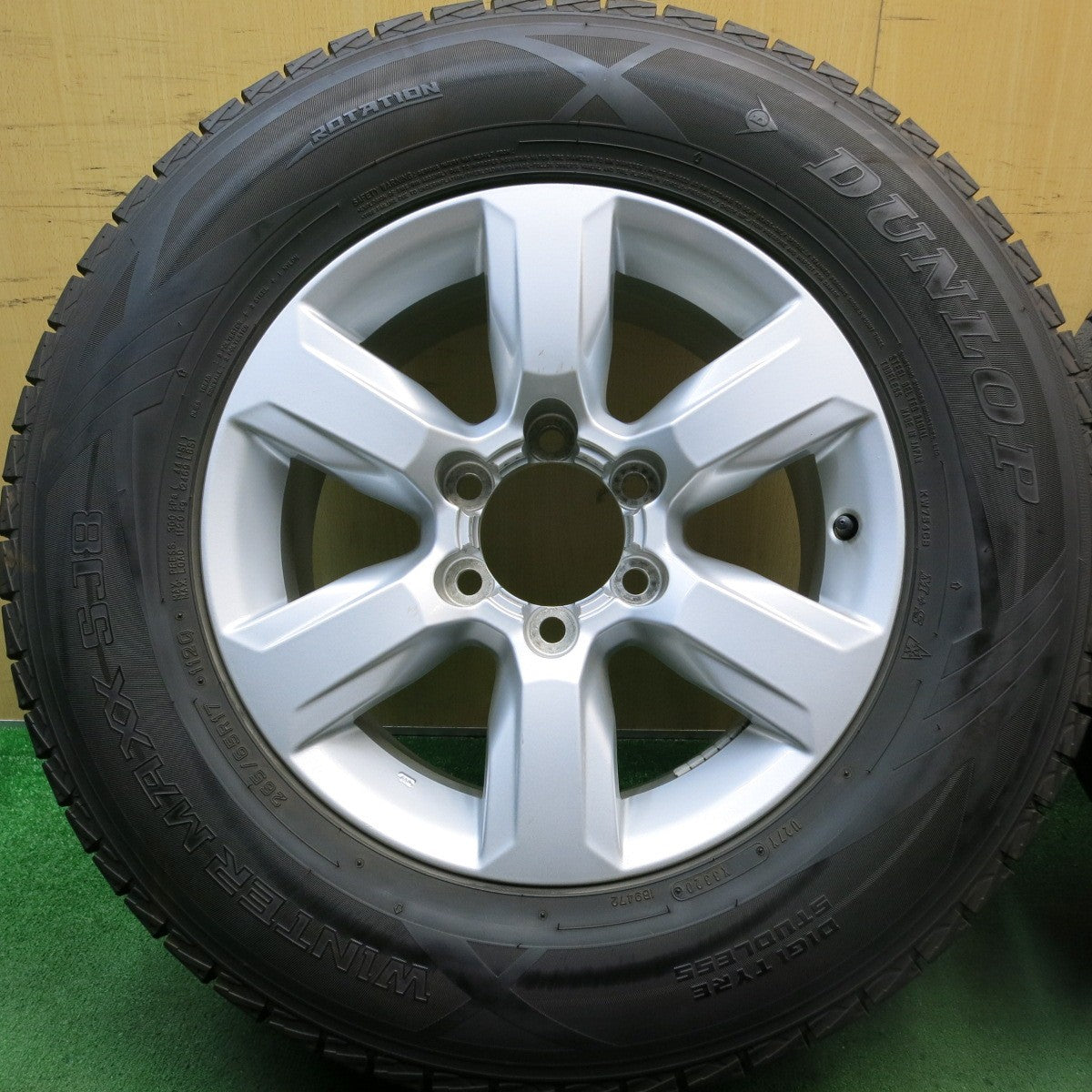 バリ溝！キレイ！9.5分★トヨタ 150系 ランクル プラド 純正 265/65R17 スタッドレス ダンロップ ウインターマックス SJ8 17インチ PCD139.7/6H★5072605HAス