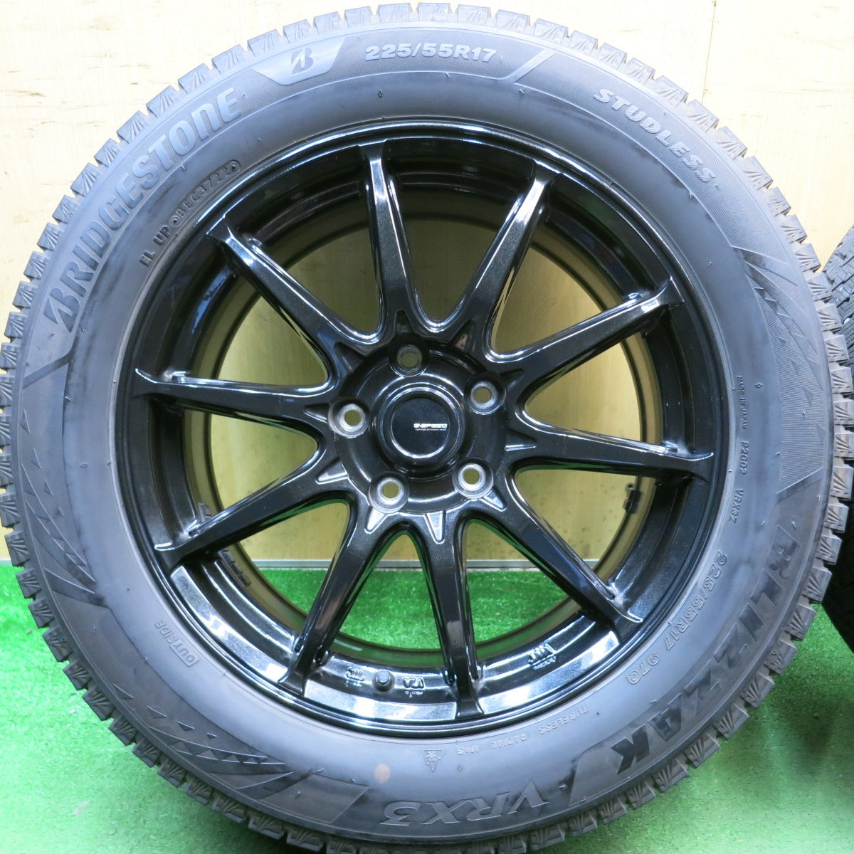 バリ溝！22年！キレイ！9.5分◎スタッドレス 225/55R17 ブリヂストン ブリザック VRX3 G-SPEED Gスピード 17インチ PCD114.3/5H◎6081413HAス