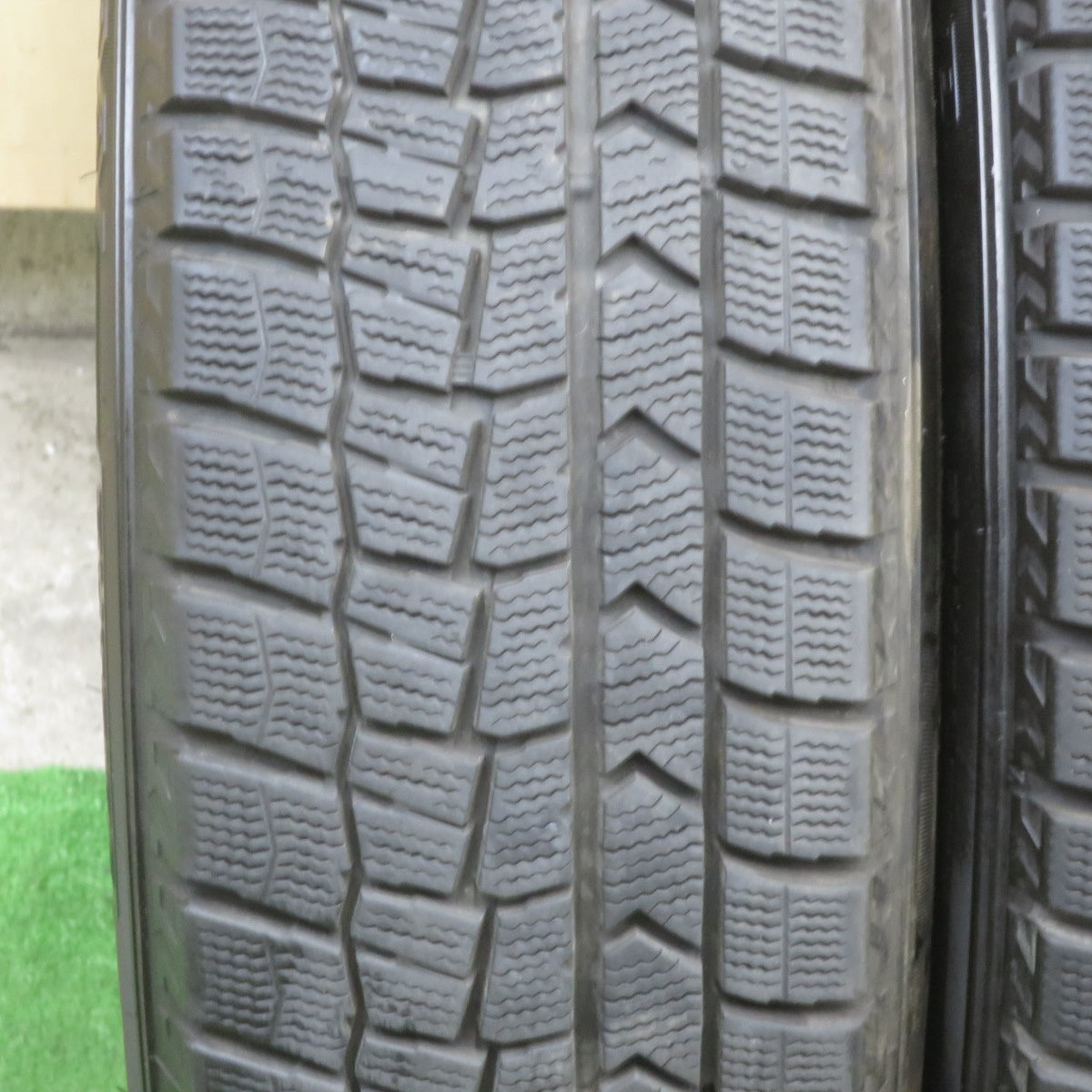 バリ溝！23年！キレイ！9分★シエンタ 等 185/65R15 スタッドレス ダンロップ ウインターマックス WM02 VELVA SPORTZ ヴェルヴァ 15インチ PCD100/5H★6022702TTス