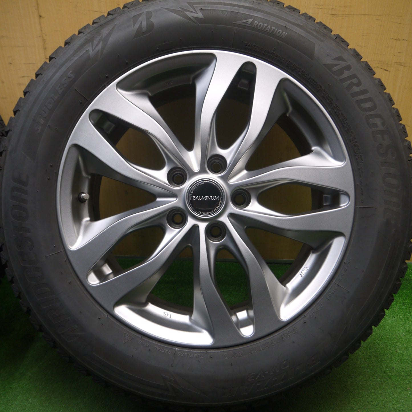 [送料無料] キレイ★スタッドレス 225/60R17 ブリヂストン ブリザック DM-V3 BALMINUM バルミナ 17インチ PCD114.3/5H★5030505Hス