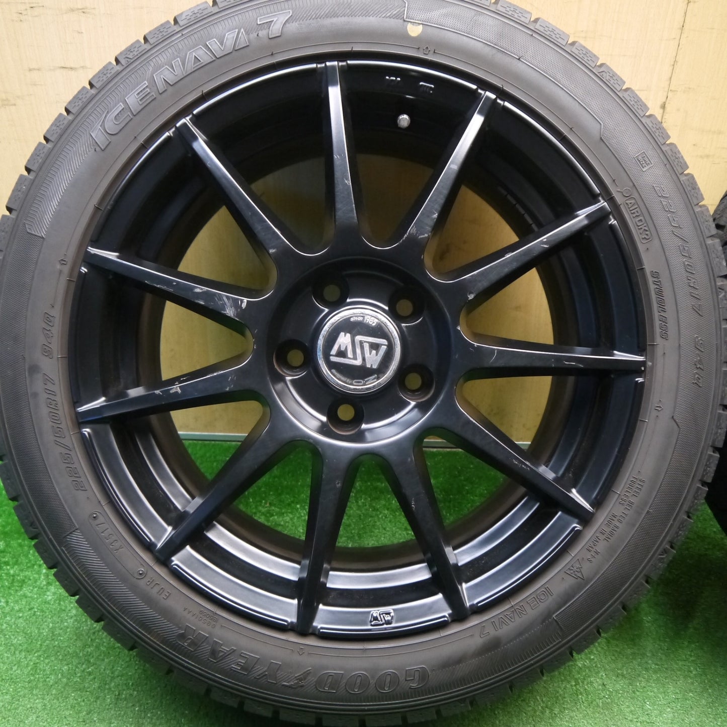 バリ溝！9.5分★アウディ 等 MSW 85 O・Z 225/50R17 スタッドレス グッドイヤー アイスナビ7 OZ 17インチ PCD112/5H★6012001Hス