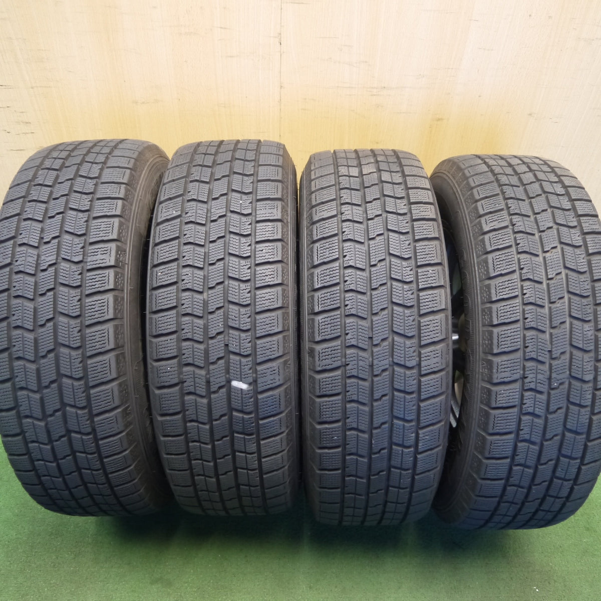 バリ溝！22年！キレイ！8.5分◎プリウス 等 LOXARNY SPORT 195/65R15 スタッドレス グッドイヤー アイスナビ7 ロクサーニ スポーツ 15インチ PCD100/5H◎6082402Hス