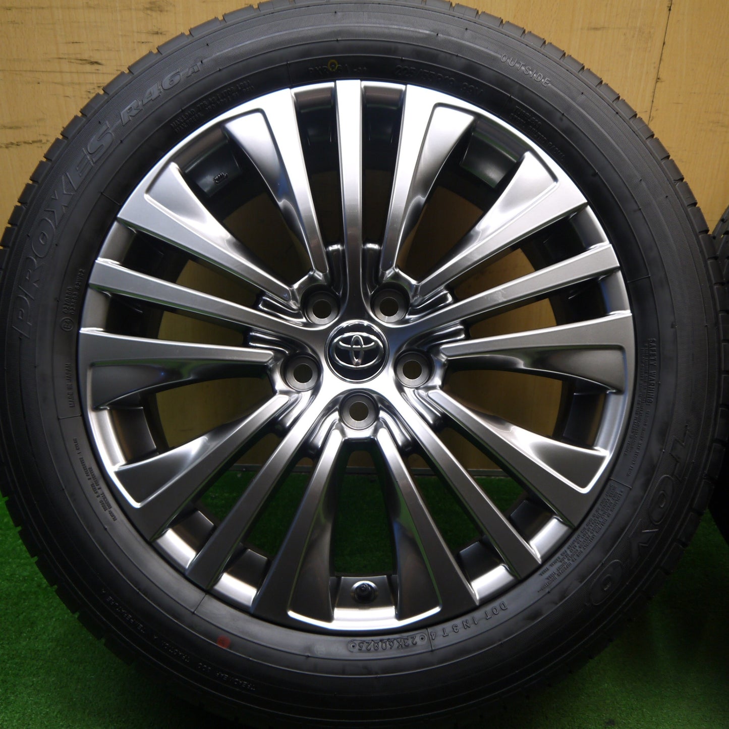 新車外し！25年★トヨタ 80系 ハリアー Zグレード 純正 225/55R19 トーヨー プロクセス R46A 19インチ PCD114.3/5H★5051308Hノ
