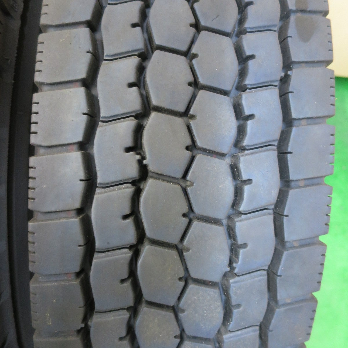 *送料無料* バリ溝！22年！9分★トラック タイヤ 225/80R17.5 123/122L ブリヂストン M888 ミックス オールシーズン 17.5インチ★4062408イスタ