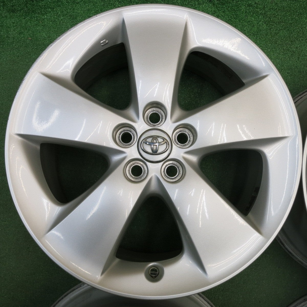 4本価格★トヨタ 30系 プリウス ツーリング 純正 ホイール 17インチ 17×7J PCD100/5H★6021510HAホ