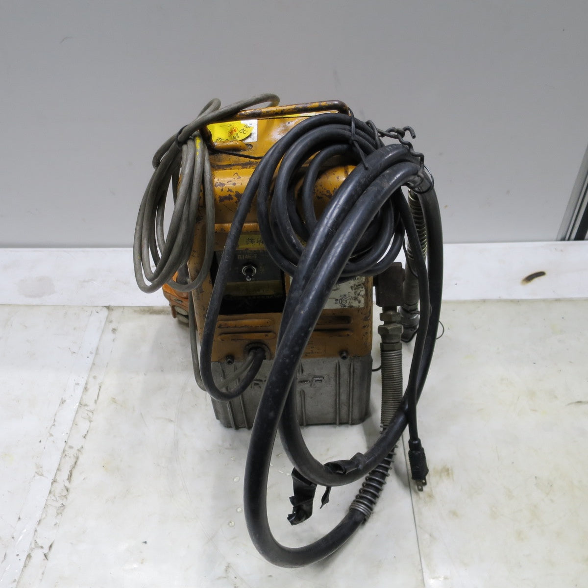 [送料無料] ◆IZUMI イズミ 電動 リモコン 式 油圧 ポンプ R14E-F  機動 油圧 ヘッド 分離式 工具 ポンプ部 泉精器◆