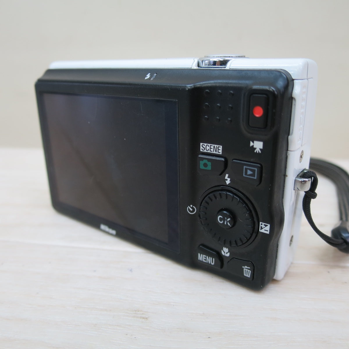 ☆Nikon ニコン デジタル カメラ COOLPIX S6200 10x WIDE コンパクト デジカメ クールピクス 現状品☆ [送料無料]