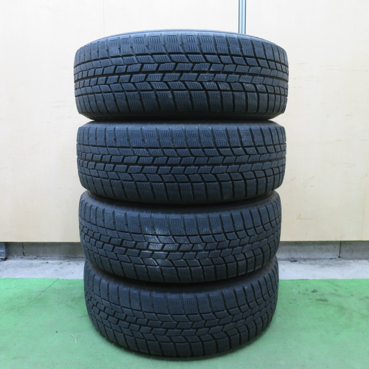 バリ溝！キレイ！9分◎LOXARNY SPORT BADX 215/60R17 スタッドレス グッドイヤー アイスナビ6 ロクサーニ スポーツ 17インチ PCD114.3/5H◎6082103NGス