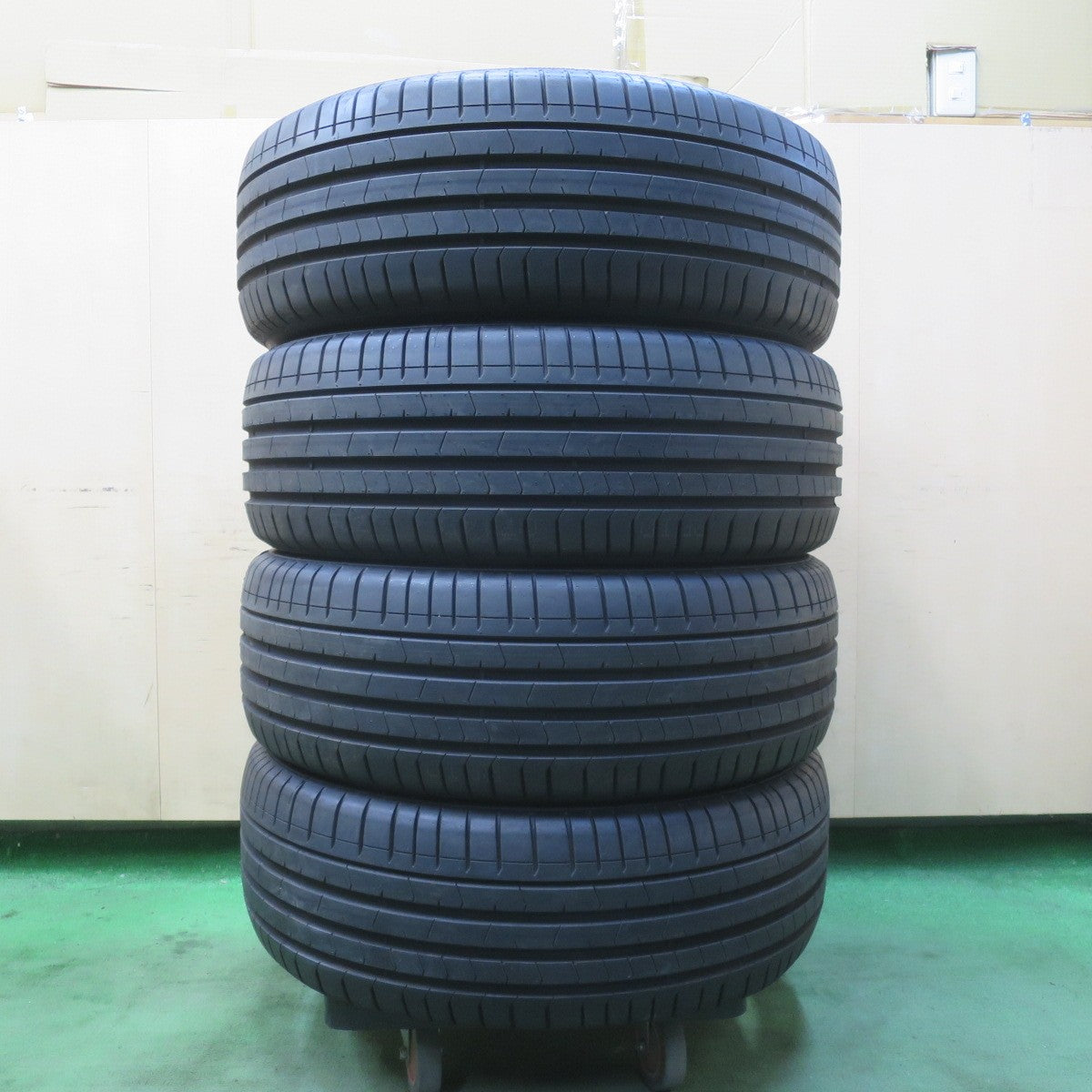 新車外し！25年★235/55R19 ピレリ PZERO TM VOL Pゼロ 19インチ タイヤ ポルシェ 等★6030401イノタ