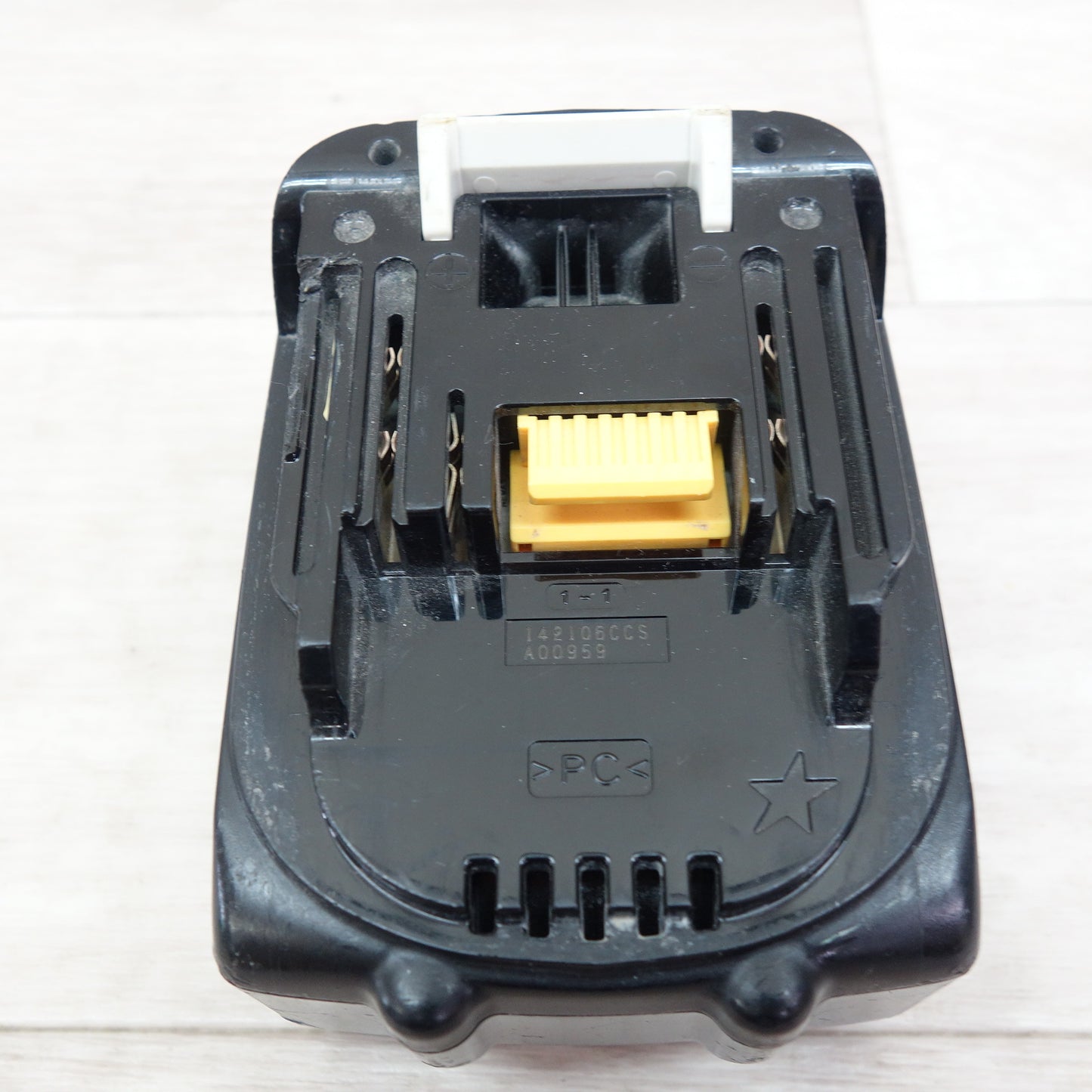 [送料無料] ☆マキタ Li-ion バッテリー BL1440 DC14.4V 4.0Ah 58Wh 電動 工具 makita☆