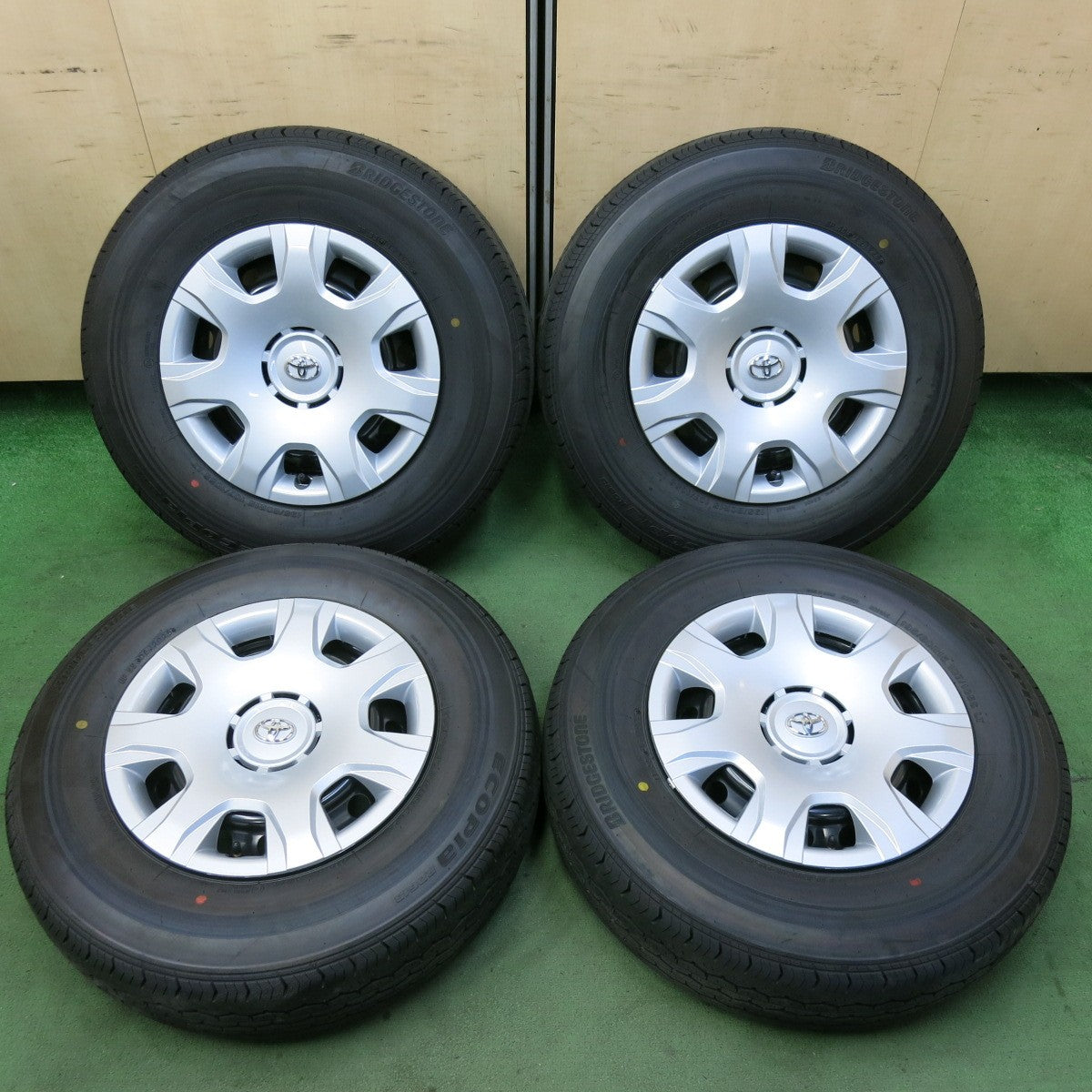 新車外し！25年★トヨタ 200系 ハイエース 純正 スチール 195/80R15 107/105S ブリヂストン エコピア RD613 15インチ PCD139.7/6H★5081802SKノ