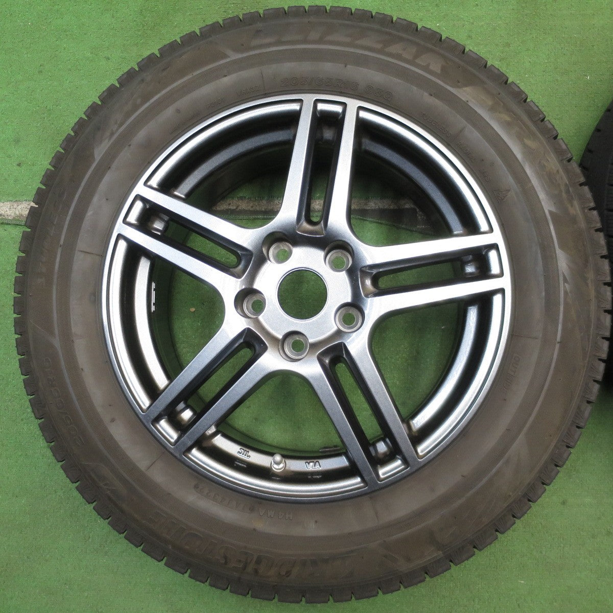 バリ溝！22年！キレイ！9.5分★BMW 等 Eurodesign EIGER 阿部商会 205/65R16 スタッドレス ブリヂストン ブリザック VRX3 ユーロデザイン アイガー PCD112/5H★5081802NJス