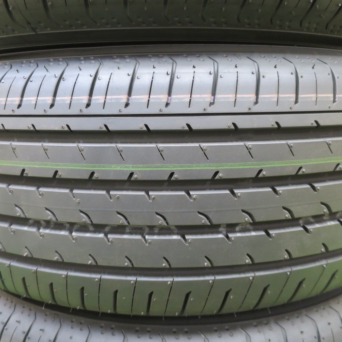 新車外し！26年★225/60R18 ヨコハマ アドバン V03 V03A タイヤ 18インチ 40系 アルファード ヴェルファイア レクサス NX 等★6063002NGノタ