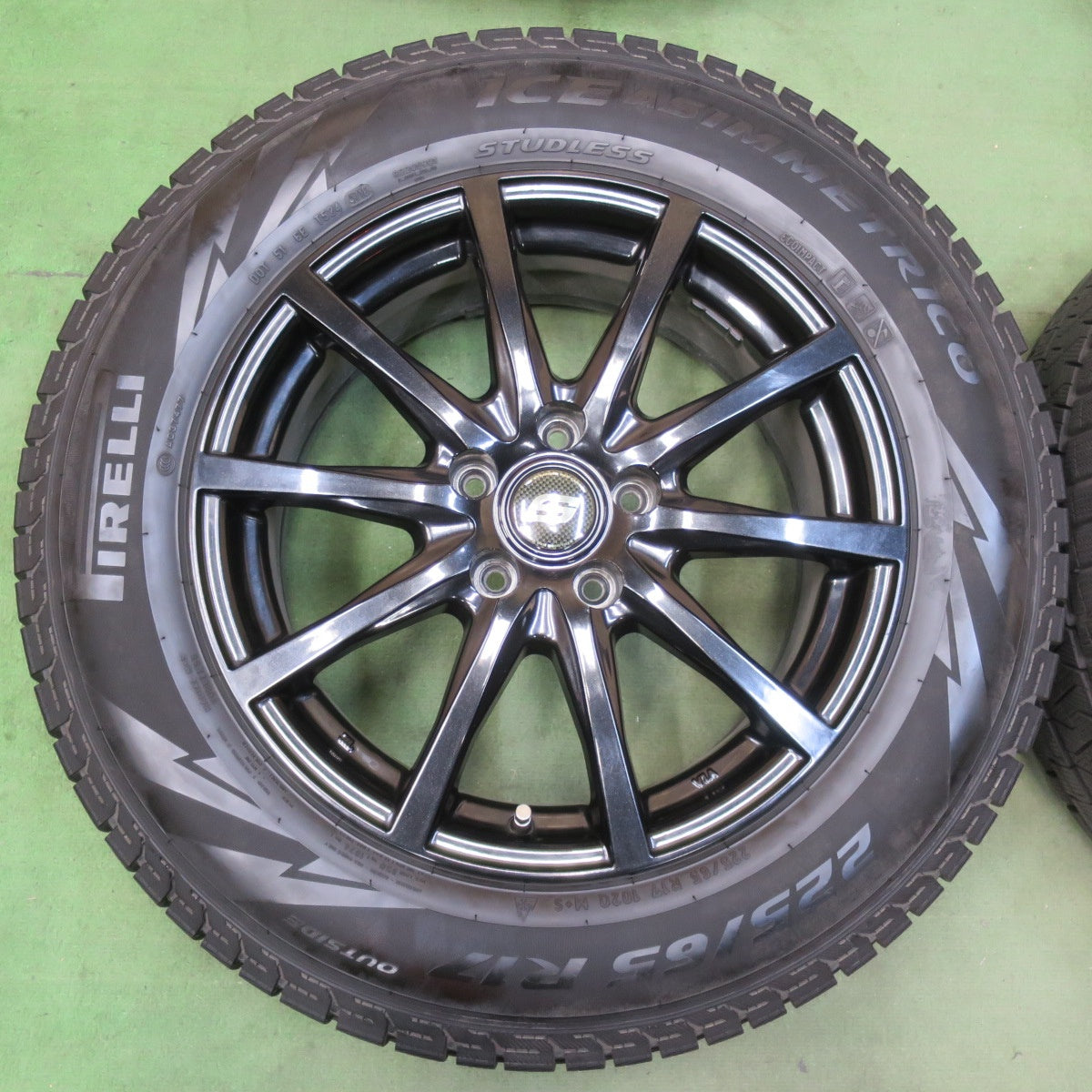キレイ★スタッドレス 225/65R17 ピレリ アイスアシンメトリコ STRANGER ストレンジャー 17インチ PCD114.3/5H★5112812イス