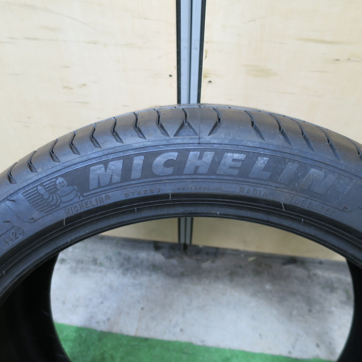 未使用！24年！1本★235/40R19 ミシュラン プライマシー4 PRIMACY4 マークX ボルボ S60 V60 等★6033002ナノタ