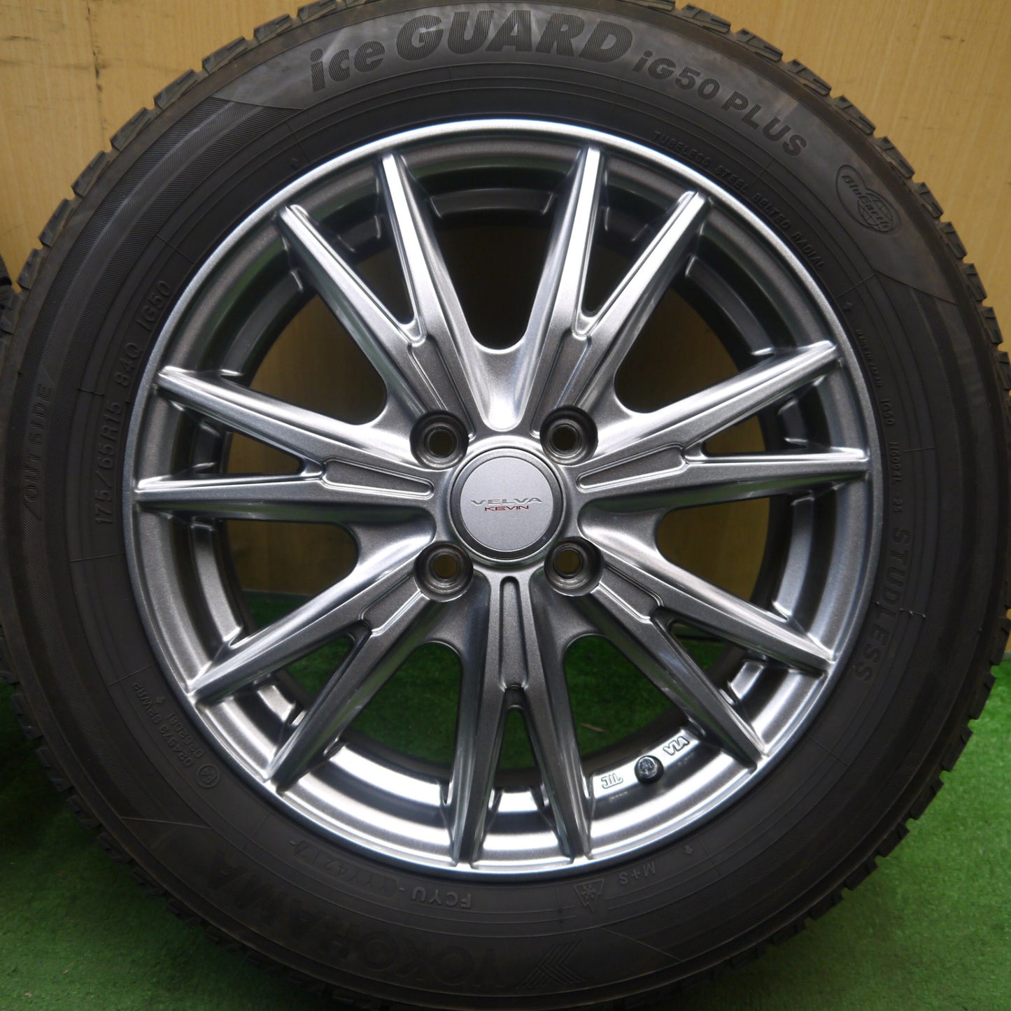 バリ溝！キレイ！9分★スタッドレス 175/65R15 ヨコハマ アイスガード iG50 プラス VELVA KEVIN ヴェルヴァ 15インチ PCD100/4H★5092908Hス