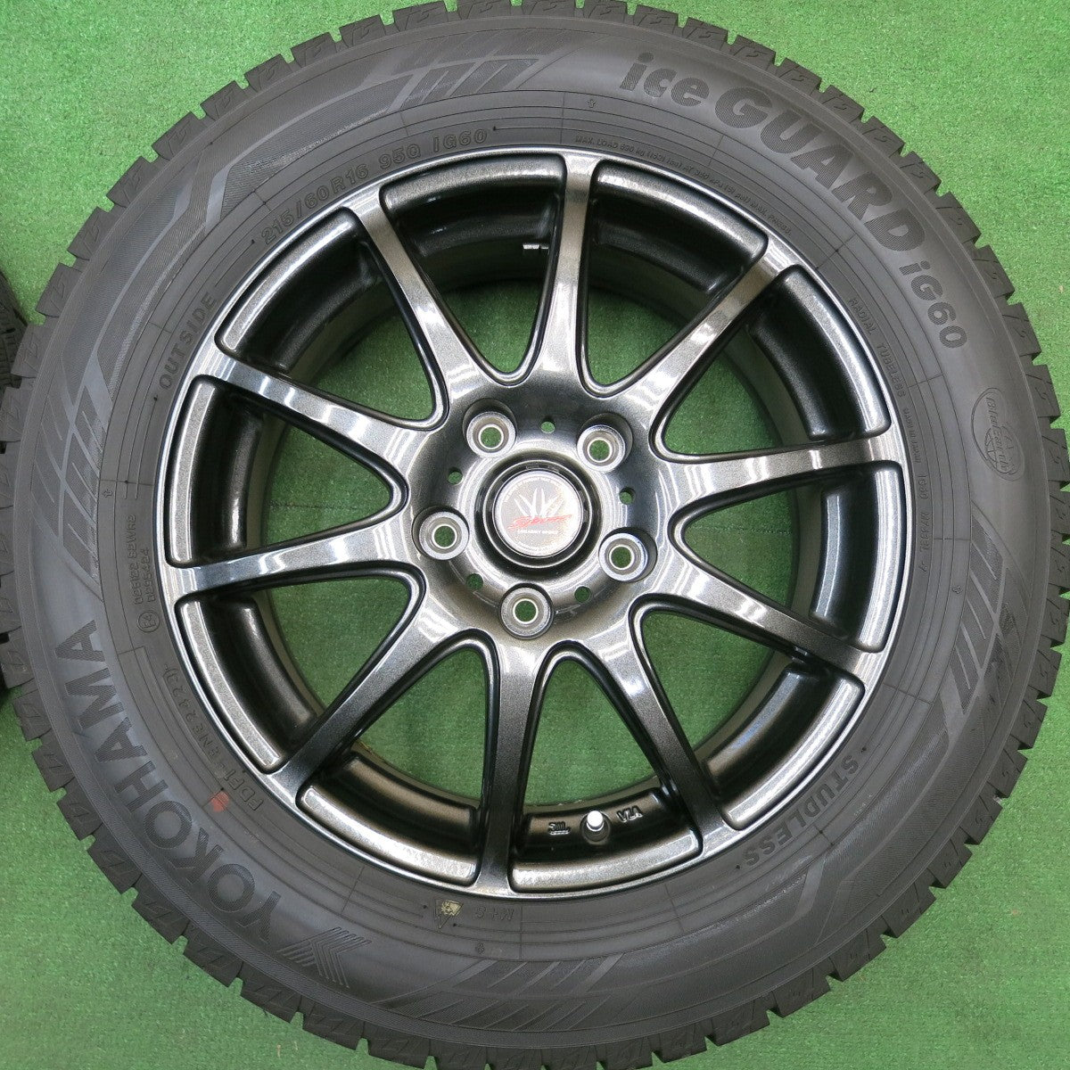 バリ溝！23年！9.5分★LOXARNY SPORT 215/60R16 スタッドレス ヨコハマ アイスガード iG60 ロクサーニ 16インチ PCD114.3/5H★6010806HAス
