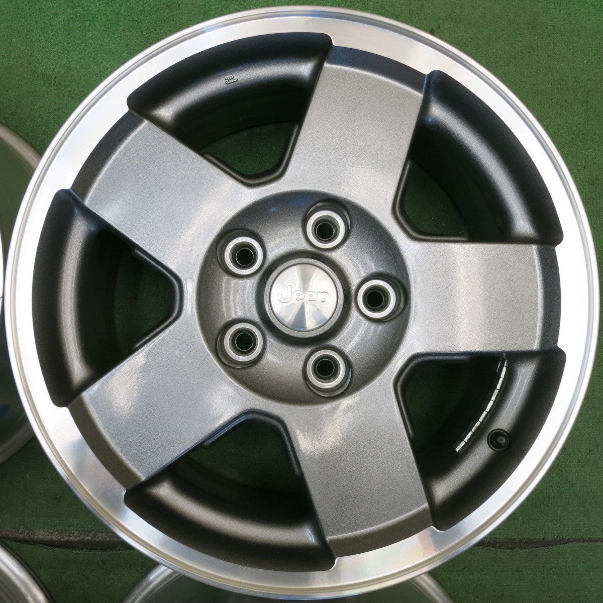 キレイ★JEEP ジープ コマンダー 純正 ホイール 17インチ 17×7.5J PCD127/5H★6071102HAホ