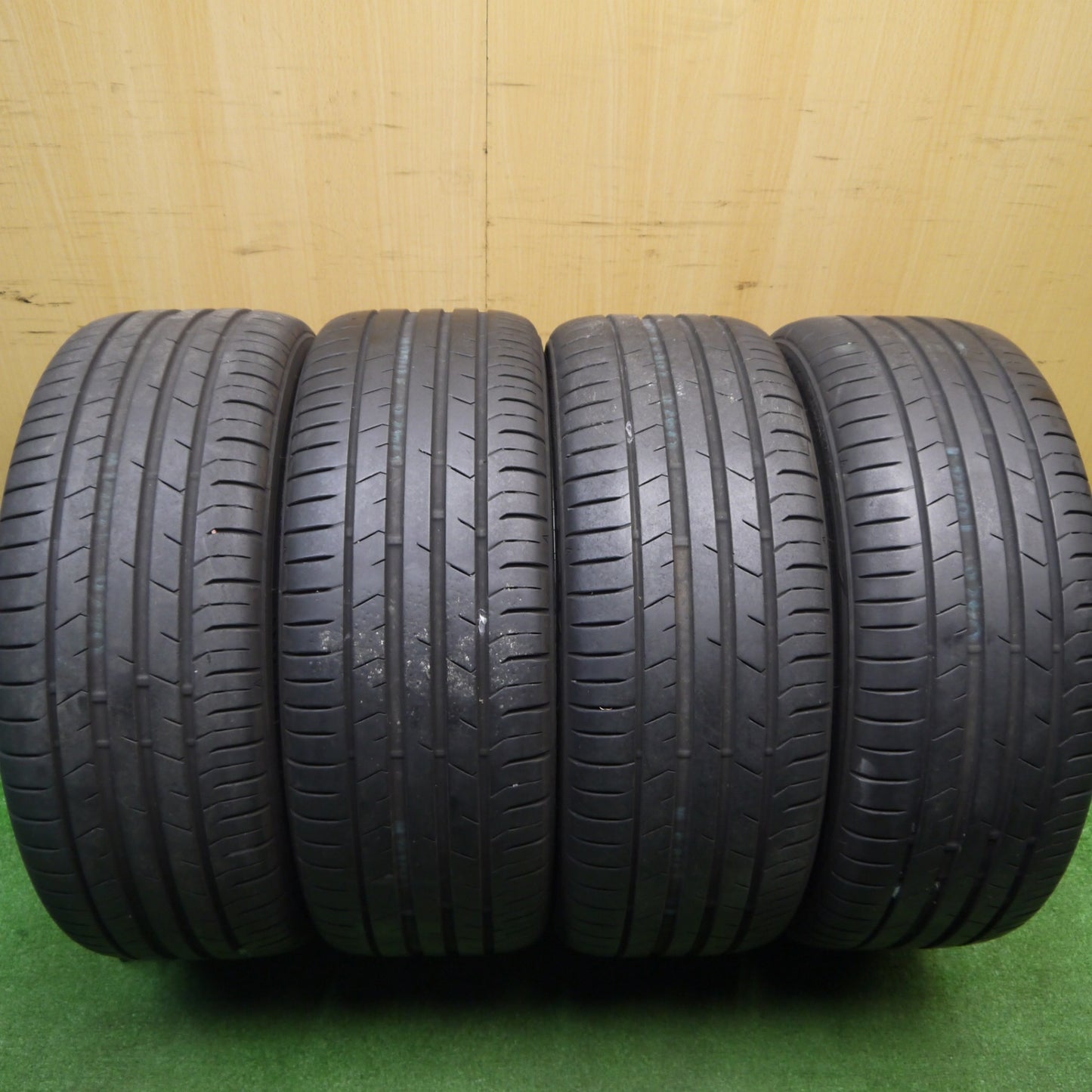 キレイ！21年★プリウス 等 RAYS gram LIGHTS 57XTREME 225/40R18 トーヨー プロクセス スポーツ レイズ グラムライツ 18インチ PCD100/5H★5120104Hノ