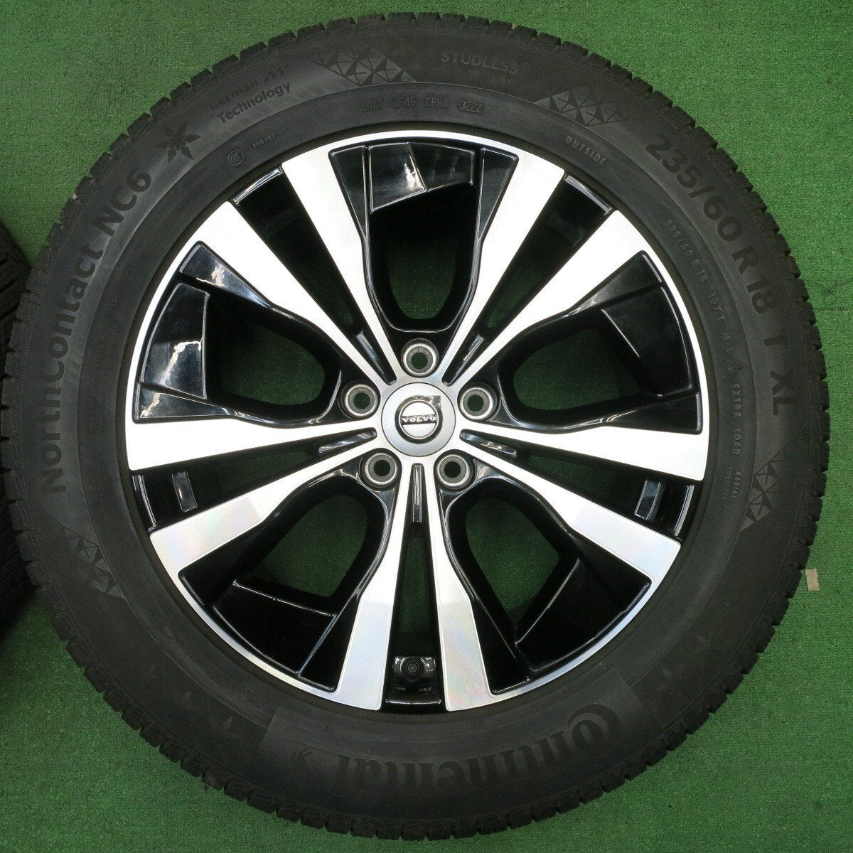 バリ溝！22年！キレイ！9分★ボルボ XC60 純正 235/60R18 スタッドレス コンチネンタル ノースコンタクト NC6 18インチ PCD108/5H★5032102NJス