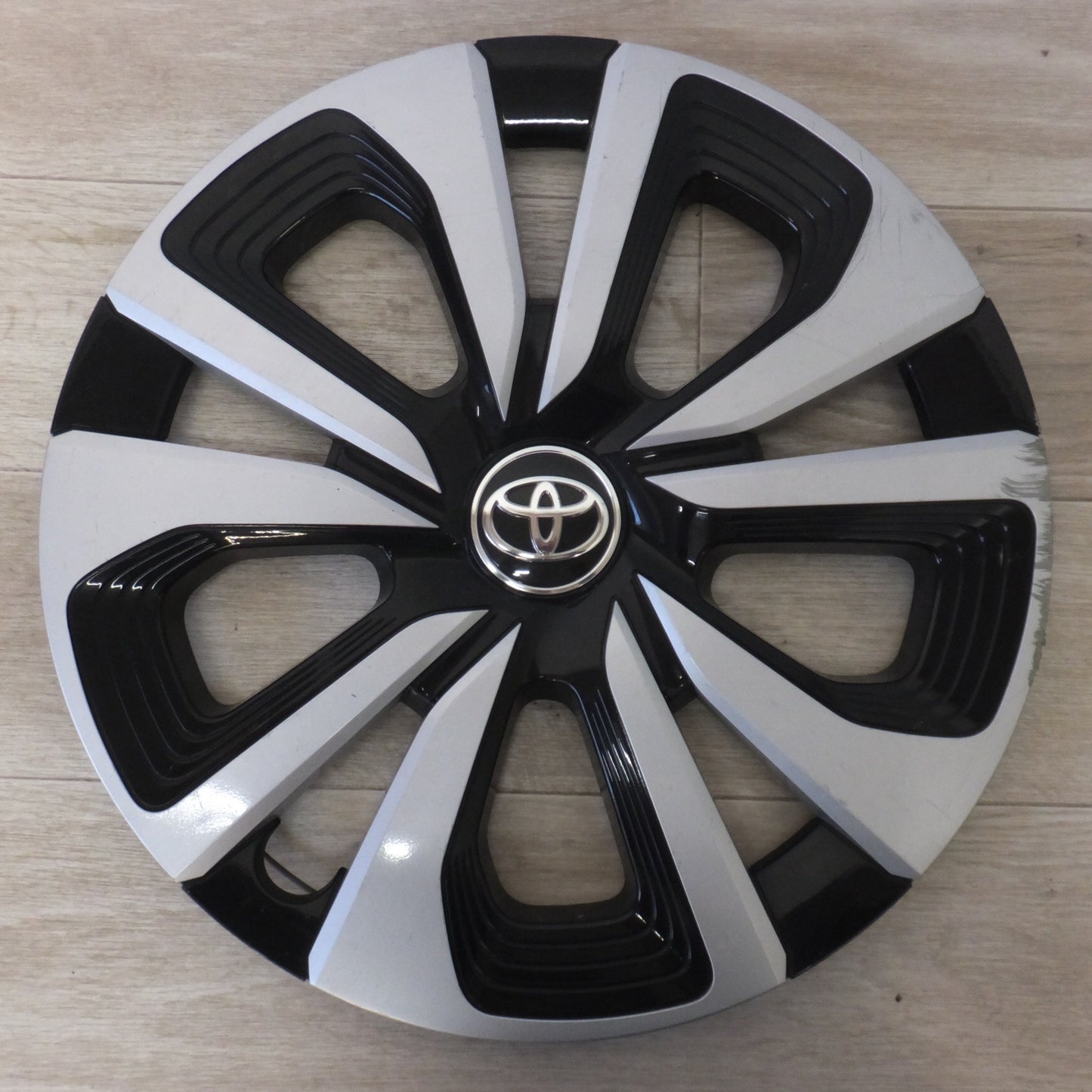 [送料無料] ★トヨタ TOYOTA 純正 プリウス 50系 後期 PHV ホイールカバー 15インチ 1枚★