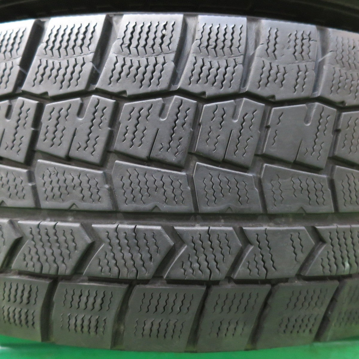 キレイ★スタッドレス 225/60R17 ダンロップ ウインターマックス WM02 AIRNOVA エアノヴァ 17インチ PCD114.3/5H★5020306イス