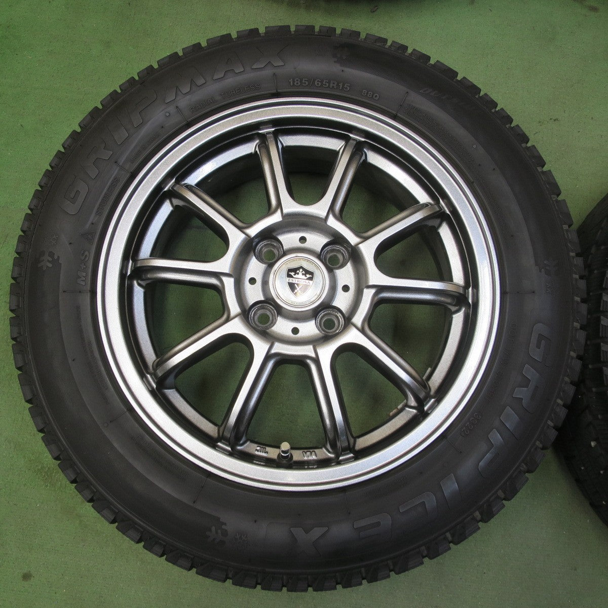 キレイ！22年◎スタッドレス 185/65R15 グリップマックス GRIP ICE X ESTROSA エステローザ 15インチ PCD100/4H◎6081608イス