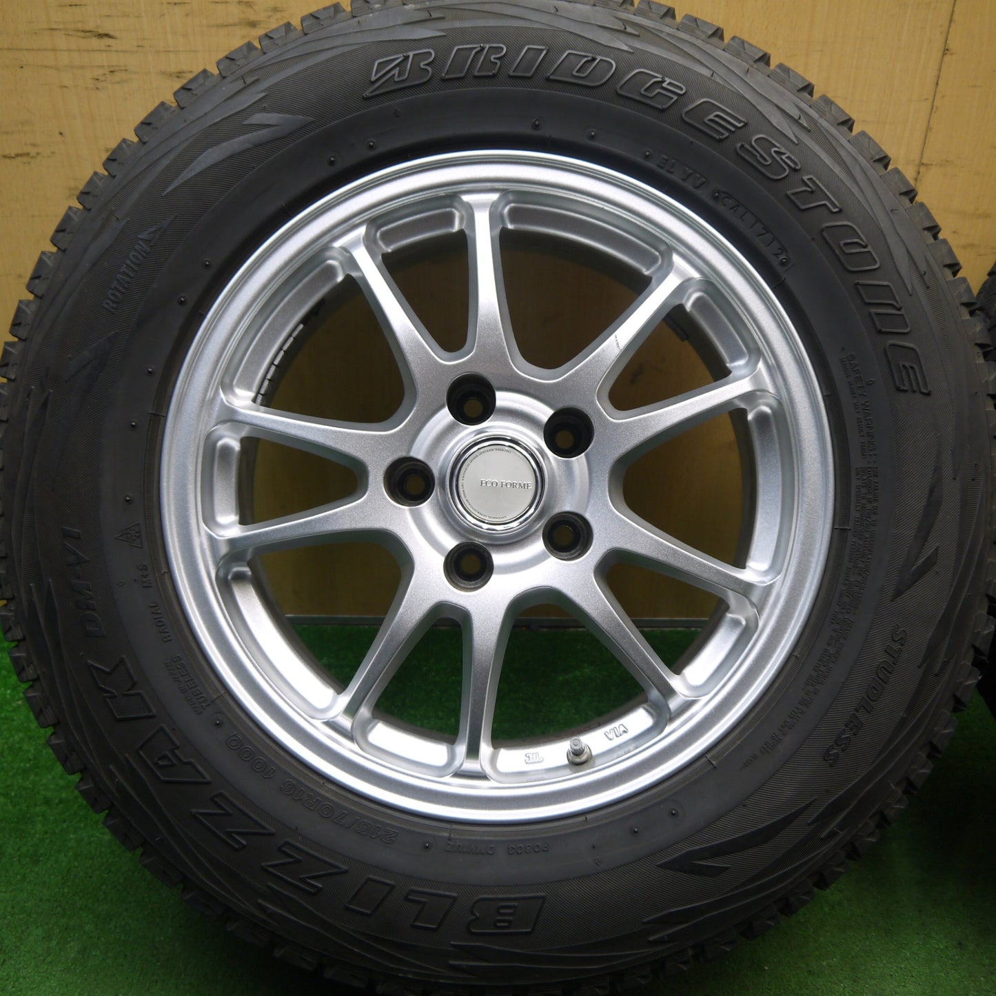 キレイ★スタッドレス 215/70R16 ブリヂストン ブリザック DM-V1 ECO FORME SE-10 16インチ エコフォルム PCD114.3/5H★5071604Hス