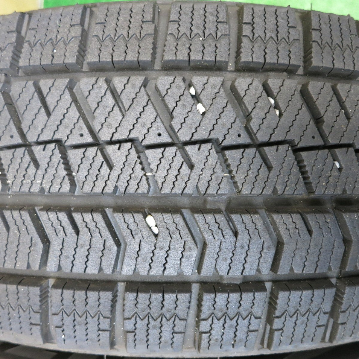 バリ溝！24年！キレイ！9.5分以上★スタッドレス 185/65R15 ブリヂストン ブリザック VRX2 GRASS グラス 15インチ PCD114.3/5H★5112006HAス