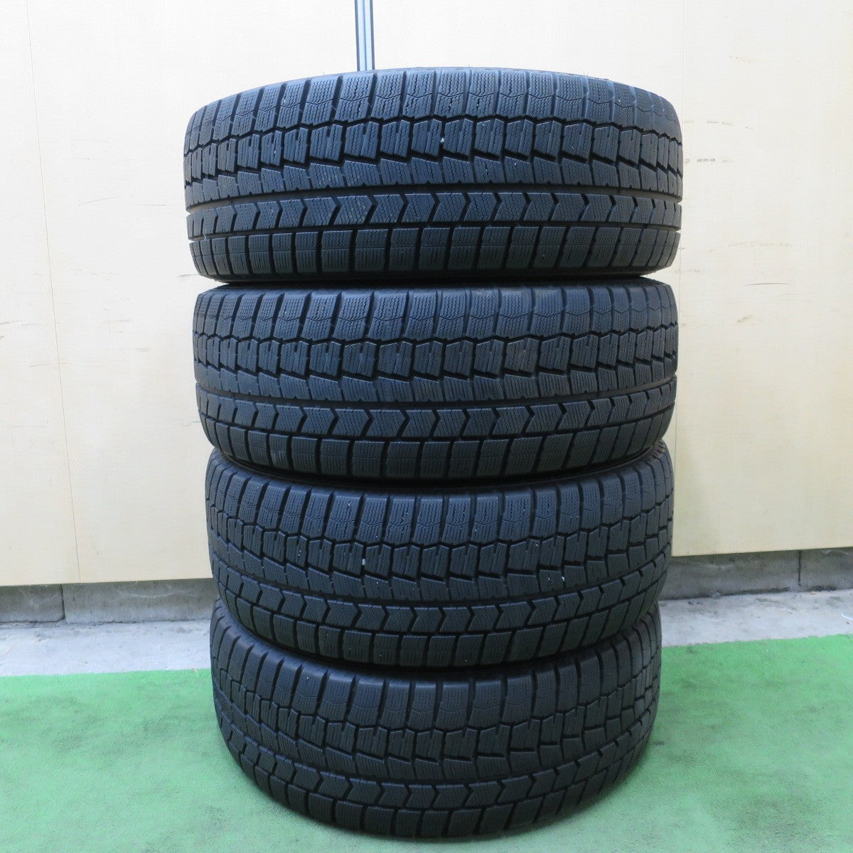 バリ溝！24年！キレイ！9.5分◎スタッドレス 235/50R18 ダンロップ ウインターマックス WM02 SCHNEIDER ATECH シュナイダー 18インチ PCD114.3/5H◎6102306NGス