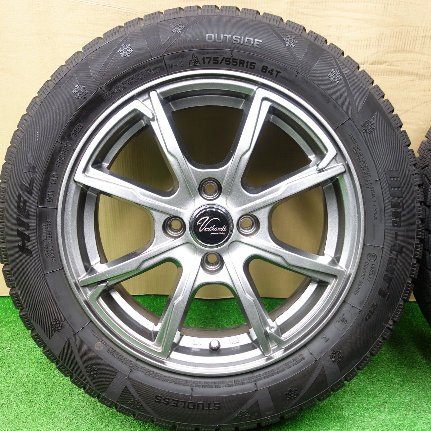 バリ溝！23年！キレイ！9.5分★スタッドレス 175/65R15 ハイフライ Win-turi 216 Varthandi ヴェルザンディ ヴェルサンディ 15インチ PCD100/4H★5120801KTス