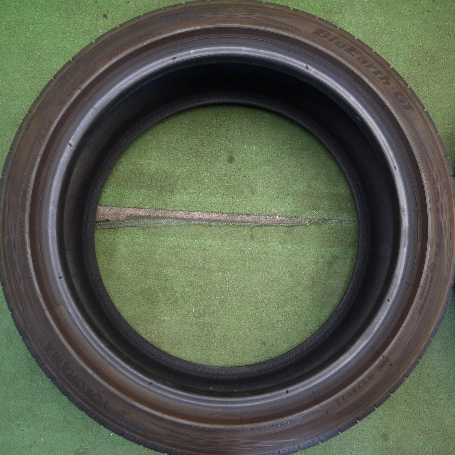 バリ溝！22年！9.5分★215/45R17 ヨコハマ BluEarth-GT AE51 タイヤ ブルーアース プリウス ヴィッツ BRZ 86 カローラ 等★6061504Hノタ