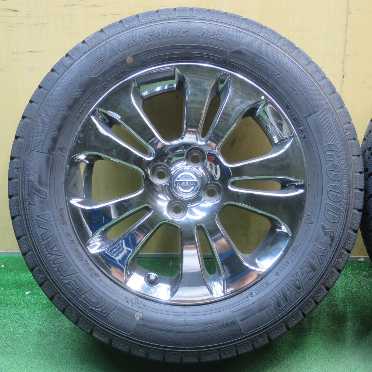 バリ溝！9.5分★日産 ウイングロード ライダー 純正 205/65R16 スタッドレス グッドイヤー アイスナビ7 16インチ PCD100/4H★6051302NJス