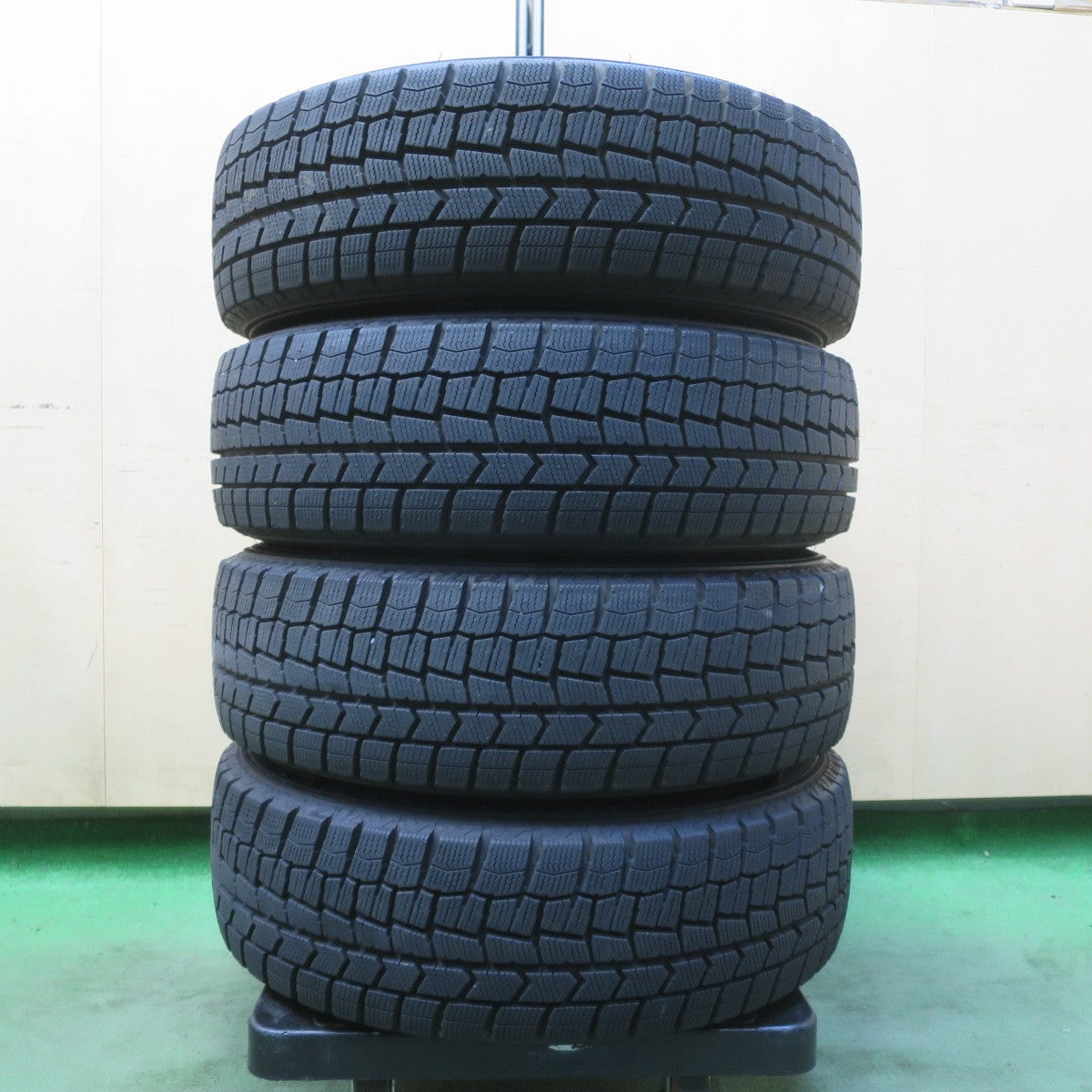 バリ溝！23年！ほぼ10分★スタッドレス 175/65R15 ダンロップ ウインターマックス WM02 WB 社外 アルミ 15インチ PCD100/4H★6052604イス