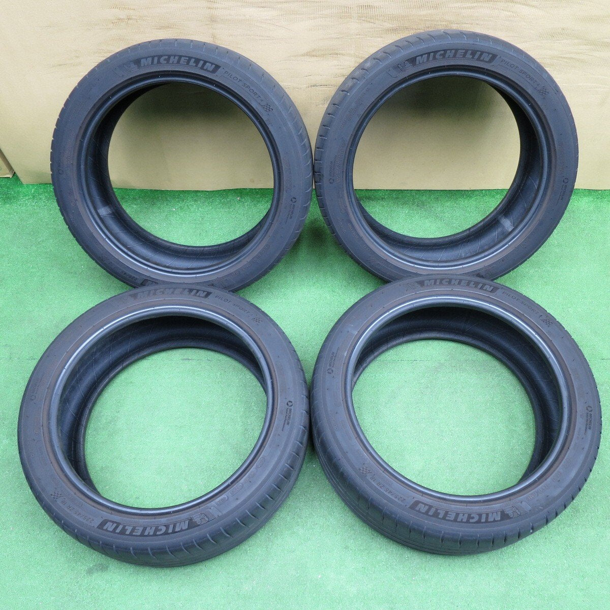 4本価格◎225/45R18 ミシュラン パイロットスポーツ4 タイヤ 18インチ レヴォーグ RX-8 マークX クラウンアスリート 等◎6061702NKノタ