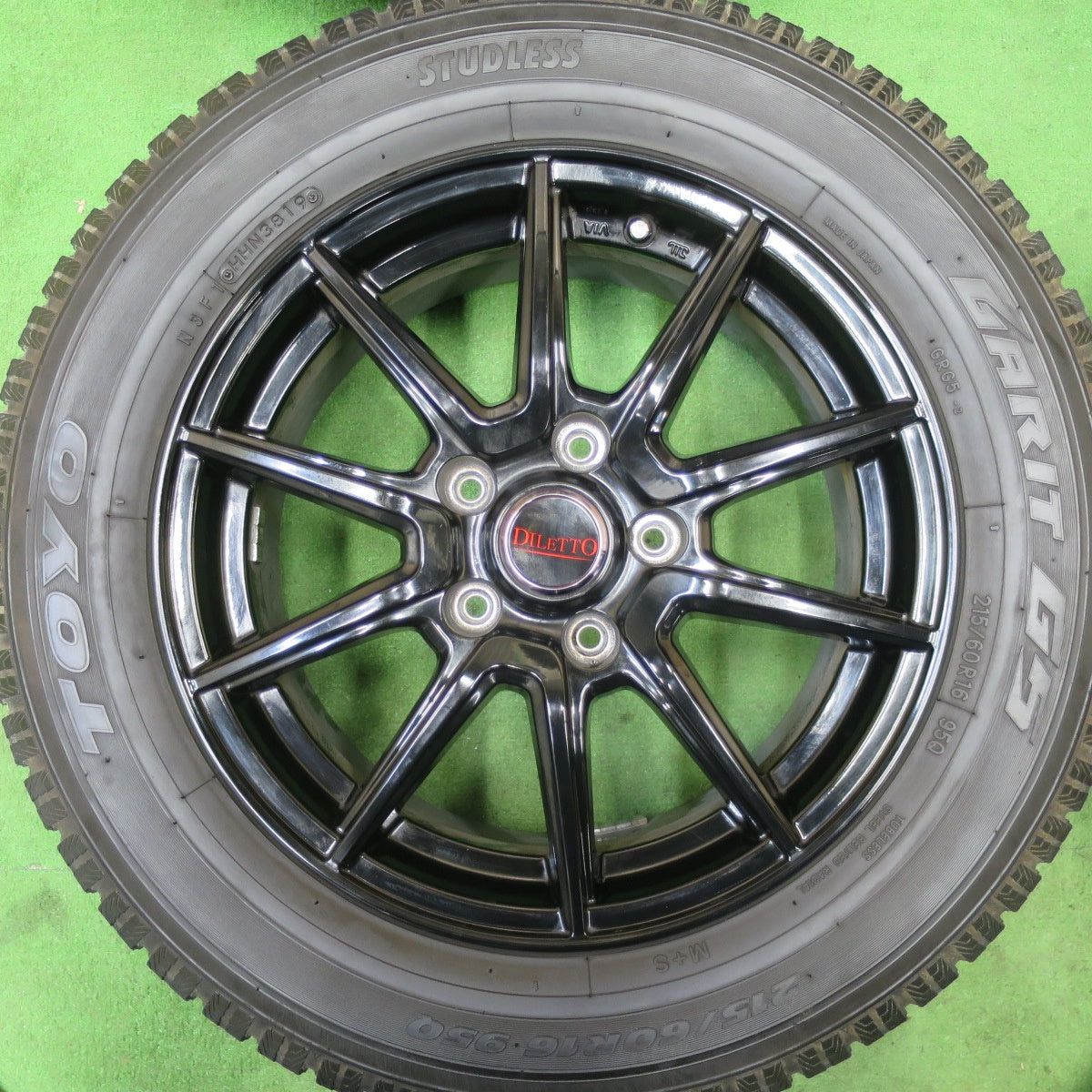 バリ溝！キレイ！9.5分★スタッドレス 215/60R16 トーヨー ガリット G5 DILETTO ディレット 16インチ PCD114.3/5H★5052802TTス