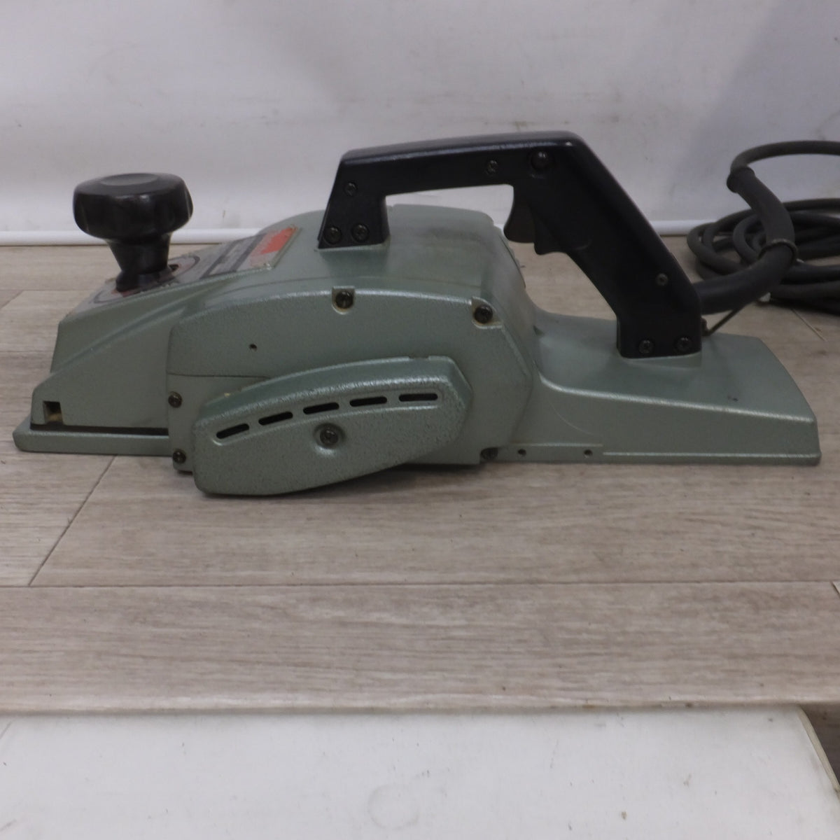★マキタ makita 155mm 電子カンナ 1805C　有効切削幅 155mm　100V 14A 50-60Hz 1100W 12000/min★