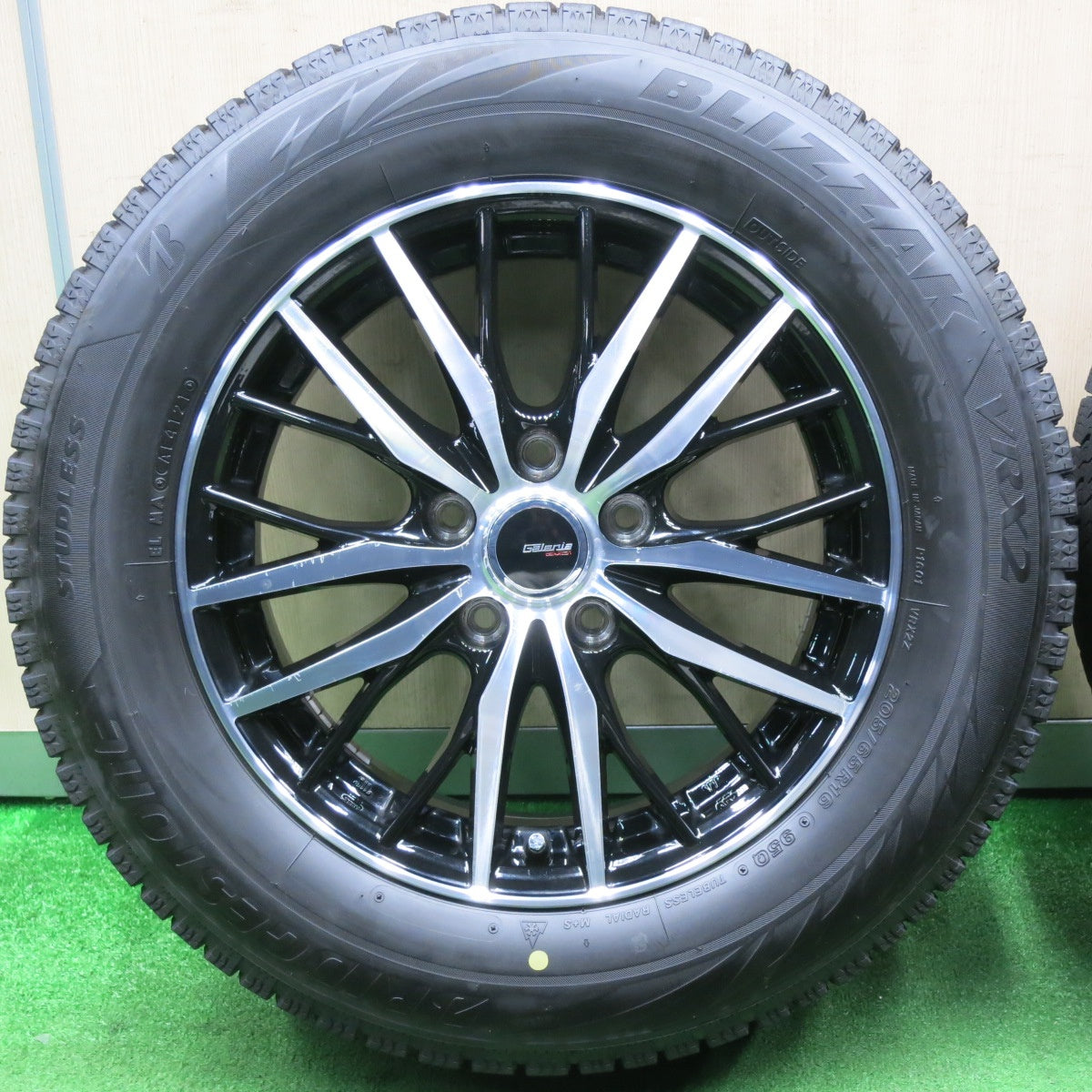 [送料無料] バリ溝！21年！9.5分★スタッドレス 205/65R16 ブリヂストン ブリザック VRX2 Galeria GM01 ガレリア 16インチ PCD114.3/5H★5011902NJス