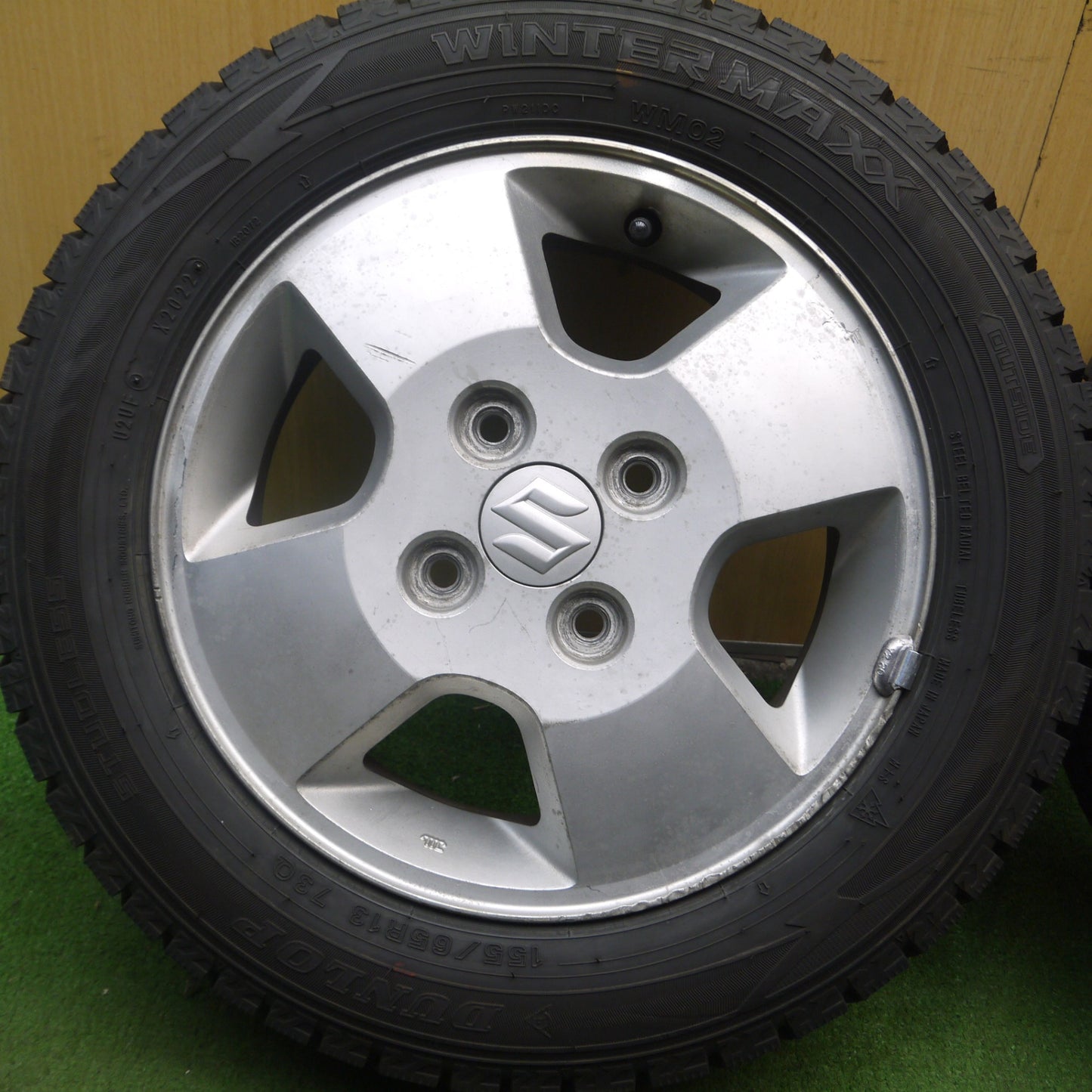 *送料無料* バリ溝！22年！ほぼ10分★スズキ ワゴンR 純正 155/65R13 スタッドレス ダンロップ ウインターマックス WM02 13インチ PCD100/4H★4052001Hス