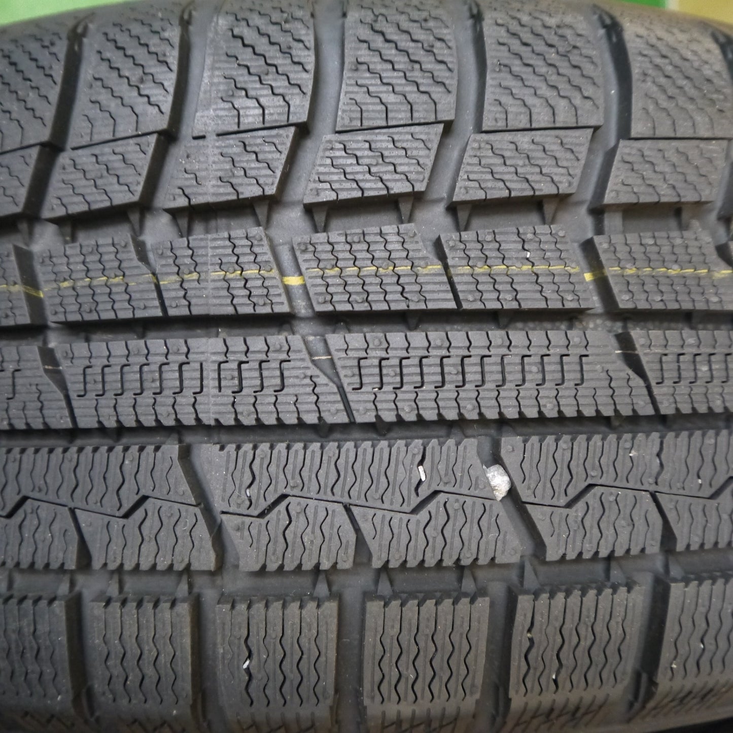 ほぼ未使用！23年！キレイ★スタッドレス 205/55R17 トーヨー ウインター トランパス TX VELVA SPORTZ ヴェルヴァ 17インチ PCD114.3/5H★5120209Hス