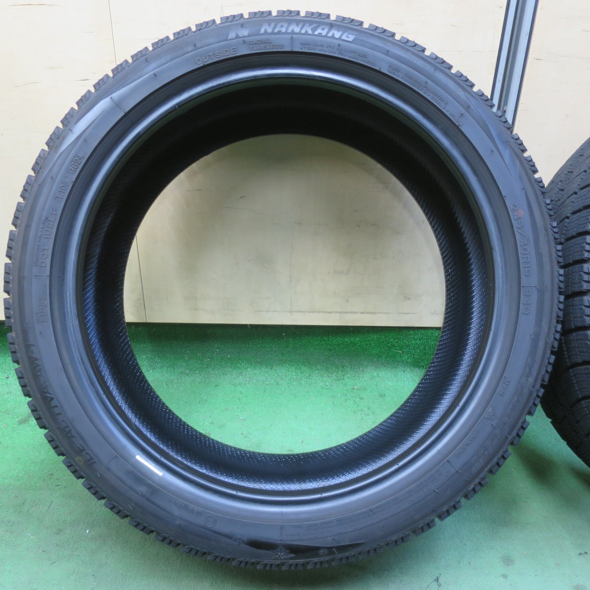 バリ溝！24年！9.5分★スタッドレス 245/40R19 ナンカン アイスアクティバ AW-1 タイヤ 19インチ エスティマ スカイライン フーガ マツダ6 等★6021106イスタ