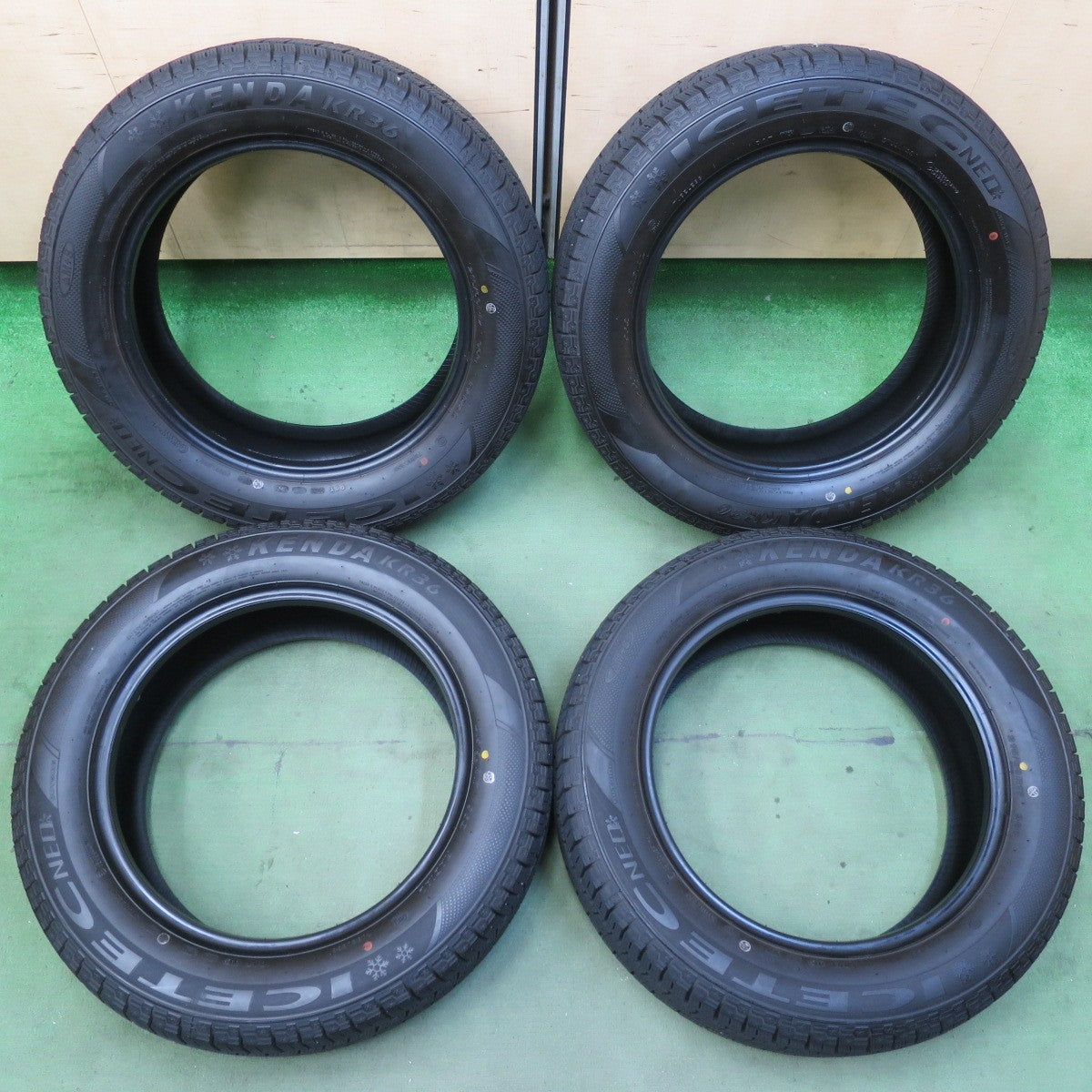 バリ溝！24年！ほぼ10分★スタッドレス 215/60R17 ケンダ KR36 アイステック ネオ タイヤ 17インチ アルファード ヴェルファイア C-HR 等★5111414イスタ