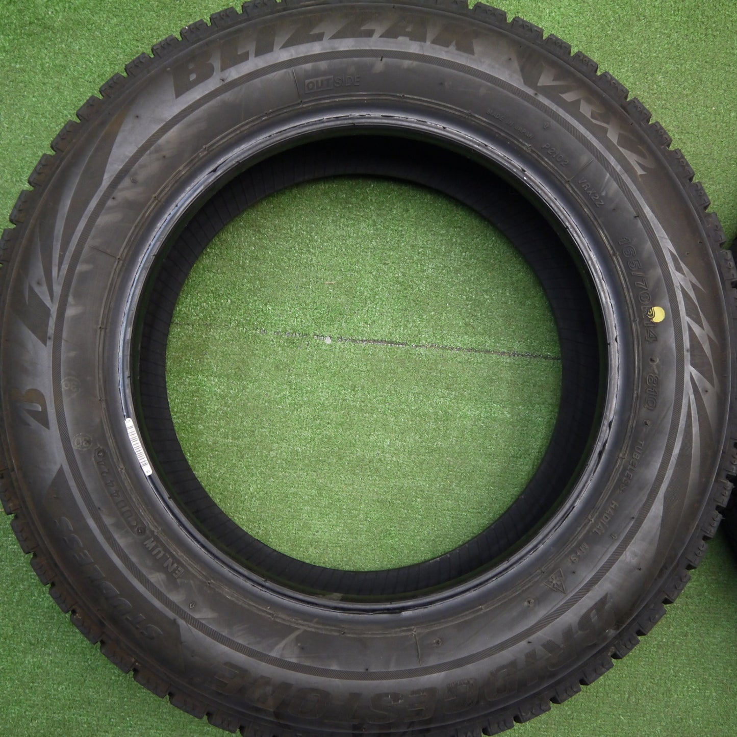 バリ溝！24年！9.5分★スタッドレス 165/70R14 ブリヂストン ブリザック VRX2 タイヤ 14インチ ヴィッツ マーチ ノート キューブ 等★5120905Hスタ